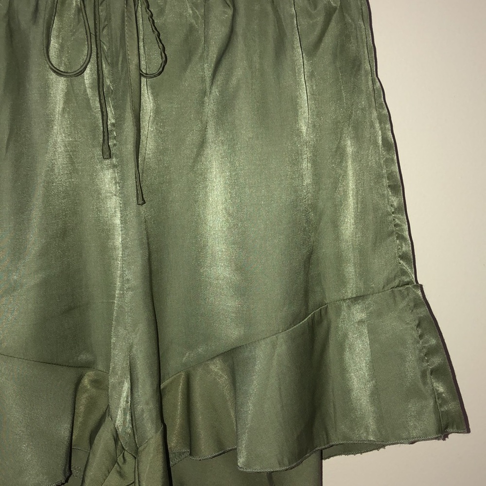Green Ruffle Hem Shorts - Picture 2 of 8